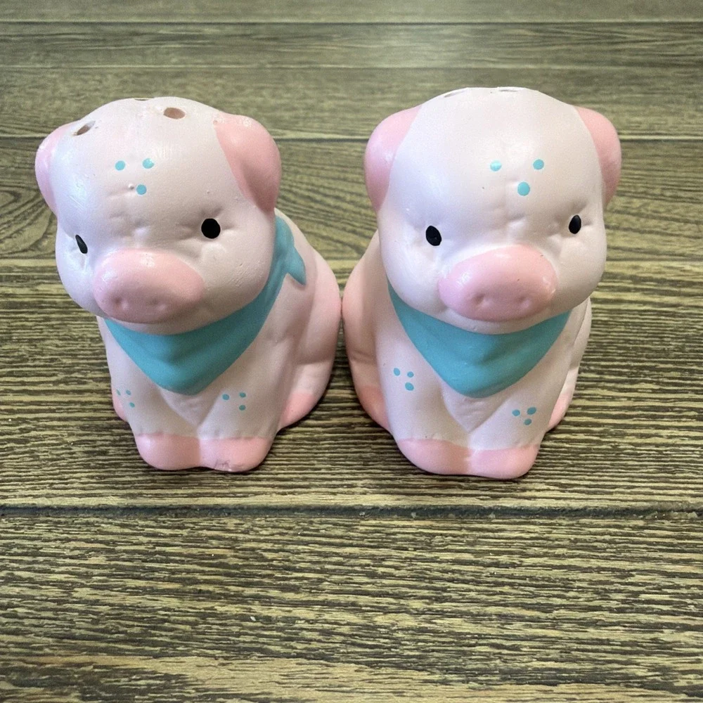 VTG Farmhouse Patchwork Pigs Salt and Pepper Shaker 1980's Earthware Nostalgia